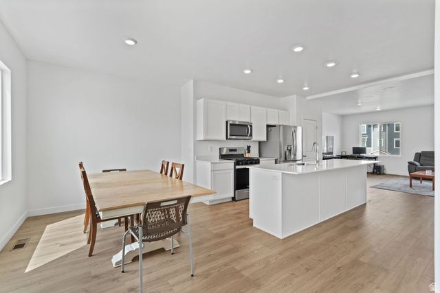 3913 N EAGLE POINTE LN, Eagle Mountain, UT 84005