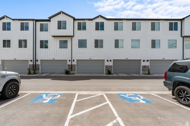 3913 N EAGLE POINTE LN, Eagle Mountain, UT 84005