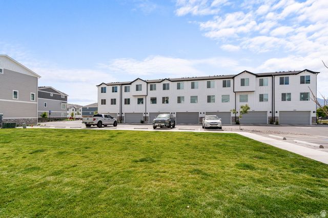 3913 N EAGLE POINTE LN, Eagle Mountain, UT 84005