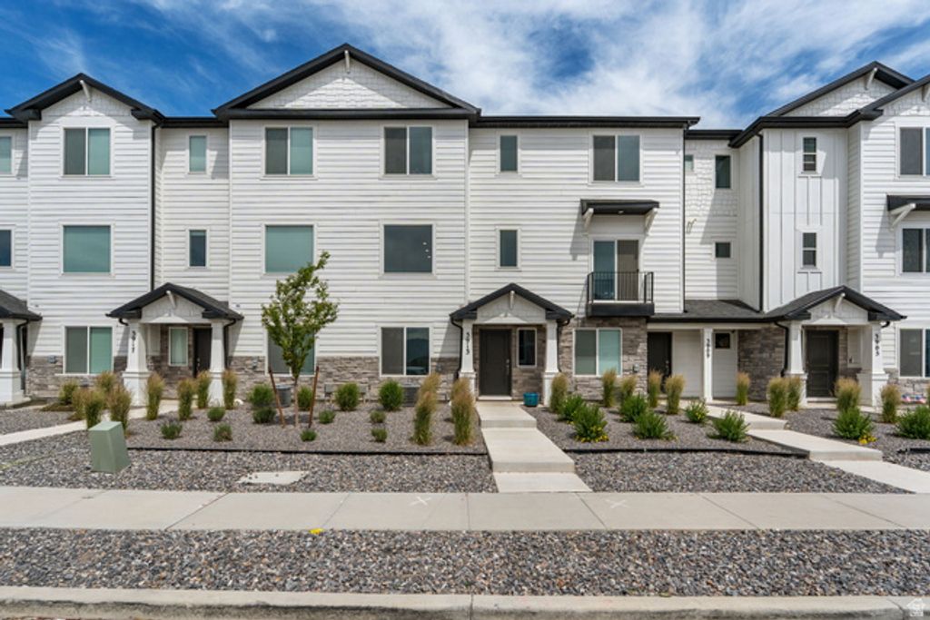 3913 N EAGLE POINTE LN, Eagle Mountain, UT 84005 — photo 5