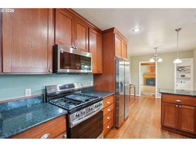 1670 Nw 119TH Ave, Portland, OR 97229