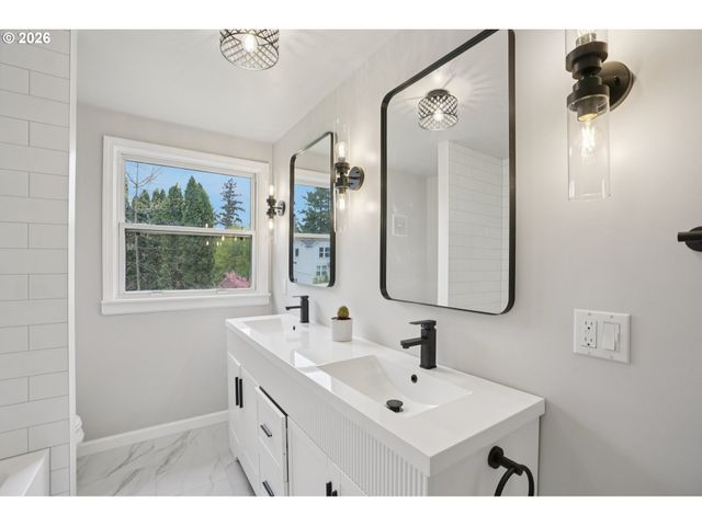 1670 Nw 119TH Ave, Portland, OR 97229