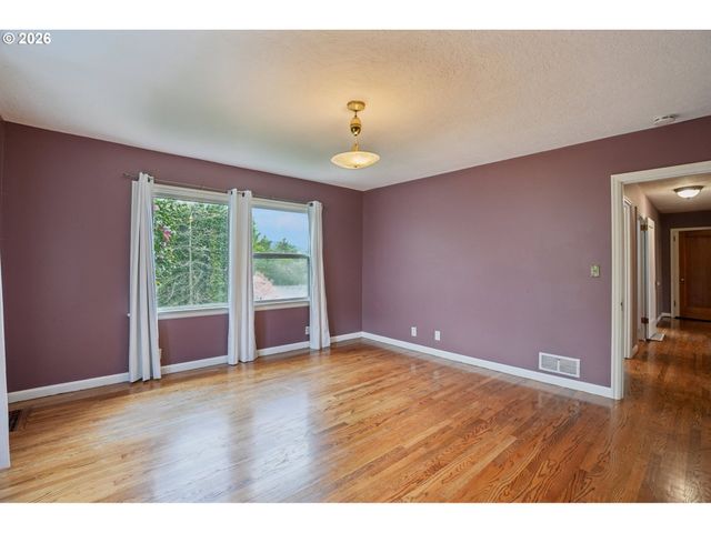 1670 Nw 119TH Ave, Portland, OR 97229