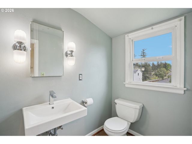 1670 Nw 119TH Ave, Portland, OR 97229