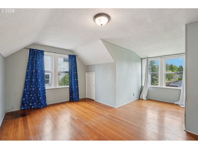 1670 Nw 119TH Ave, Portland, OR 97229