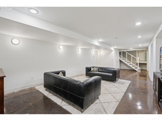 1670 Nw 119TH Ave, Portland, OR 97229