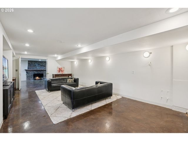 1670 Nw 119TH Ave, Portland, OR 97229