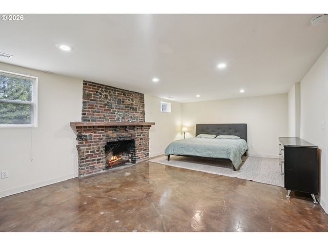 1670 Nw 119TH Ave, Portland, OR 97229