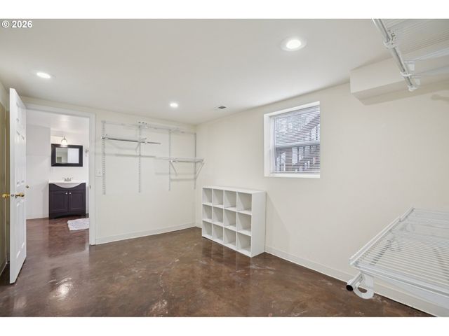 1670 Nw 119TH Ave, Portland, OR 97229