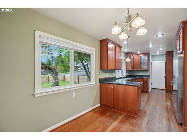 1670 Nw 119TH Ave, Portland, OR 97229