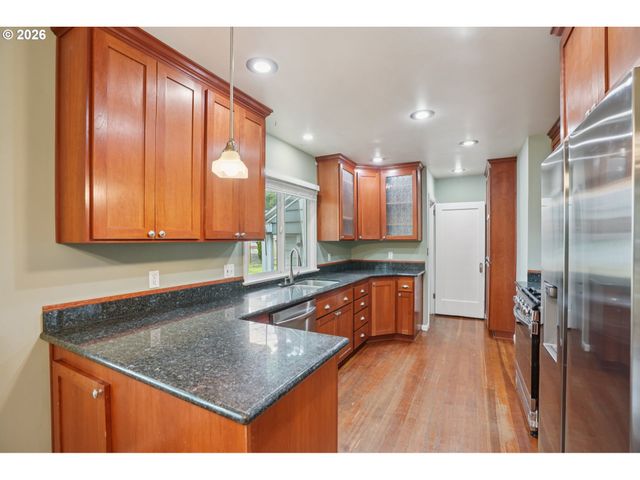 1670 Nw 119TH Ave, Portland, OR 97229