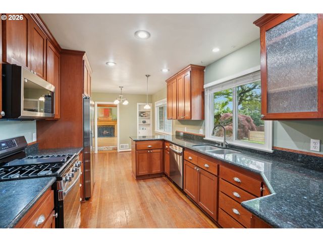 1670 Nw 119TH Ave, Portland, OR 97229