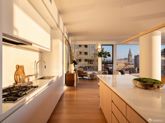 1 Steuart Lane 906, San Francisco, CA 94105