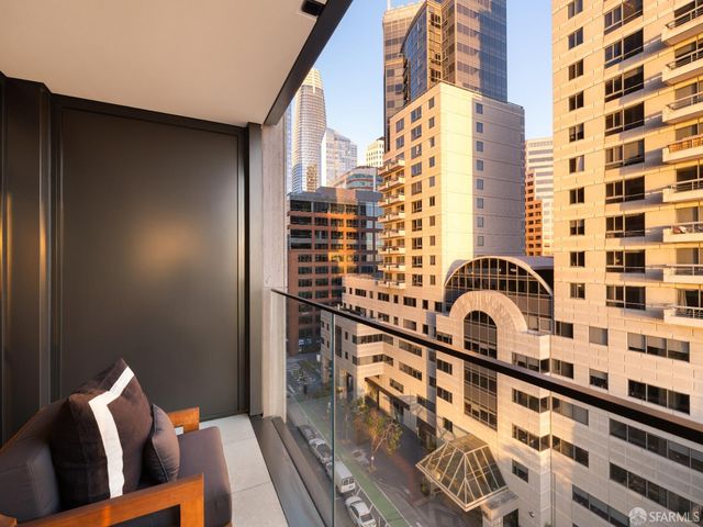 1 Steuart Lane 906, San Francisco, CA 94105