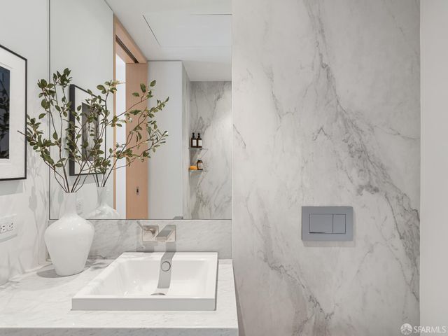 1 Steuart Lane 906, San Francisco, CA 94105