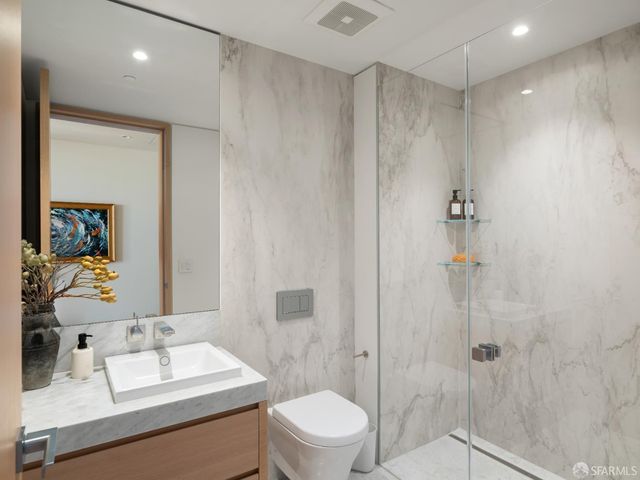 1 Steuart Lane 906, San Francisco, CA 94105