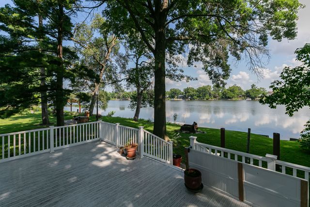 1703 S Shore Drive, Moline, IL 61265