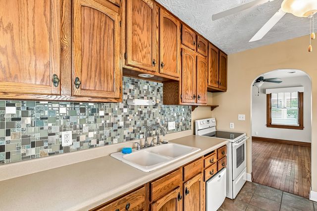 1703 S Shore Drive, Moline, IL 61265