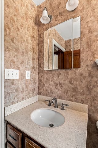 1703 S Shore Drive, Moline, IL 61265