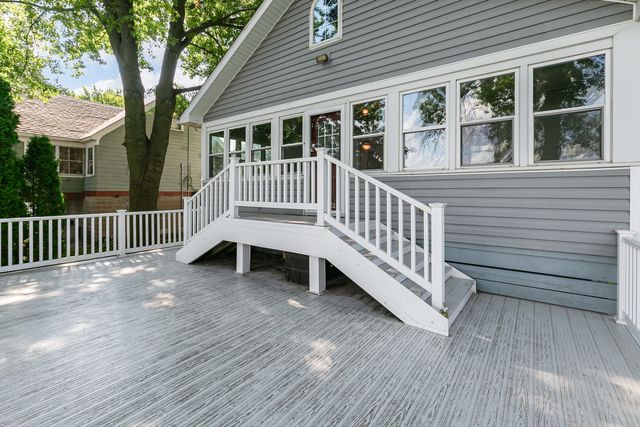 1703 S Shore Drive, Moline, IL 61265