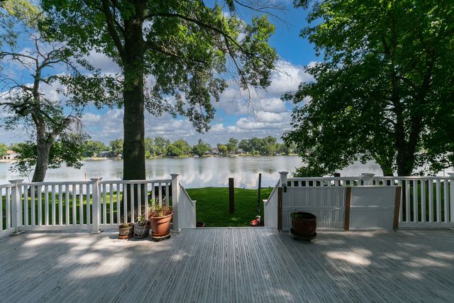1703 S Shore Drive, Moline, IL 61265