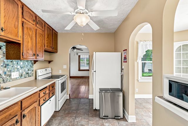 1703 S Shore Drive, Moline, IL 61265