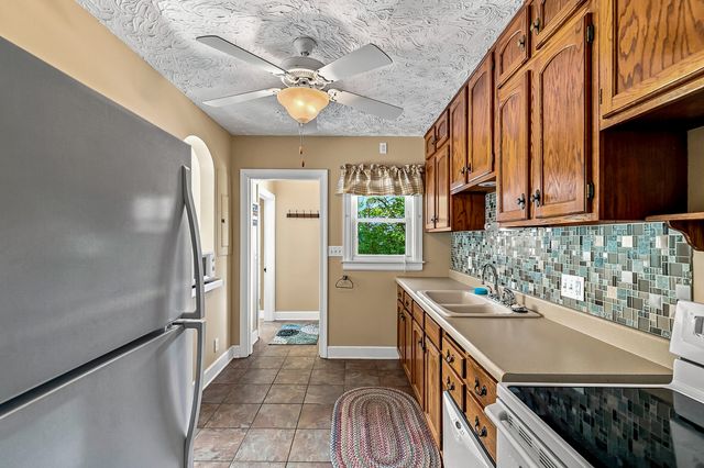 1703 S Shore Drive, Moline, IL 61265