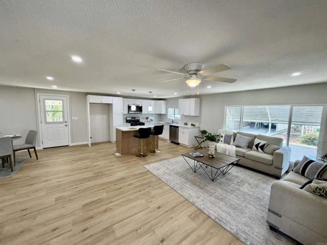 8301 Mission Gorge 233, Santee, CA 92071