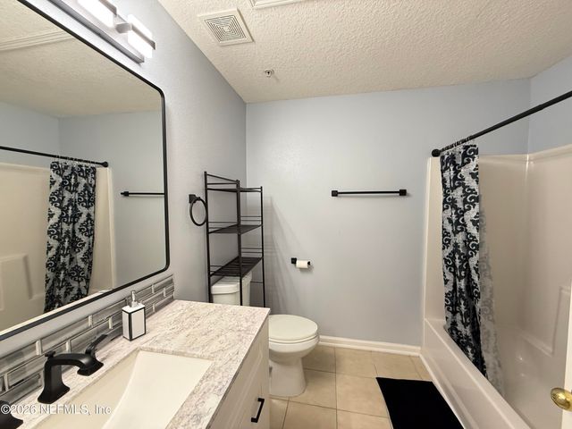6105 MAGGIES Circle 113, Jacksonville, FL 32244