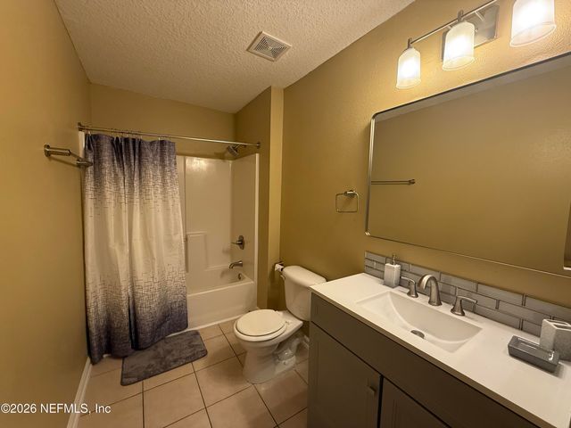6105 MAGGIES Circle 113, Jacksonville, FL 32244