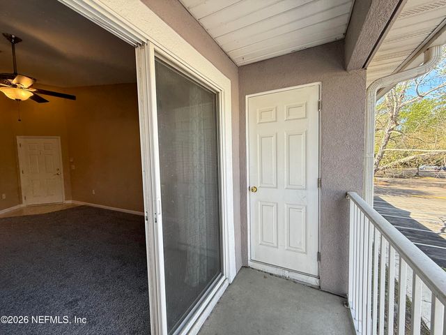 6105 MAGGIES Circle 113, Jacksonville, FL 32244