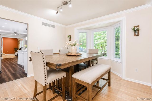 425 Cherry Grove Lane, Walled Lake, MI 48390