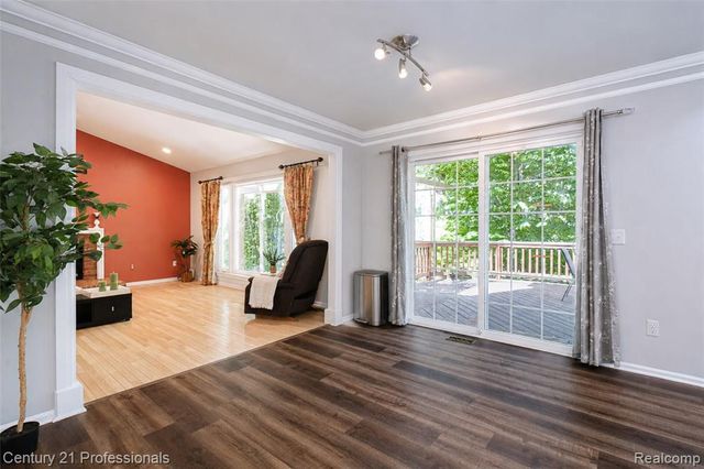 425 Cherry Grove Lane, Walled Lake, MI 48390