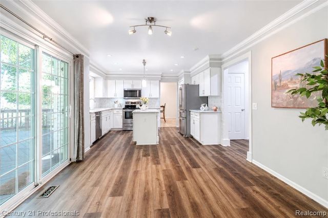 425 Cherry Grove Lane, Walled Lake, MI 48390