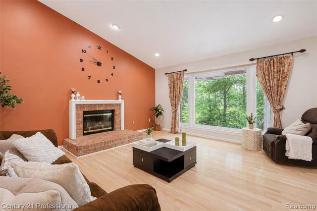 425 Cherry Grove Lane, Walled Lake, MI 48390