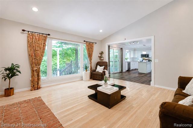 425 Cherry Grove Lane, Walled Lake, MI 48390