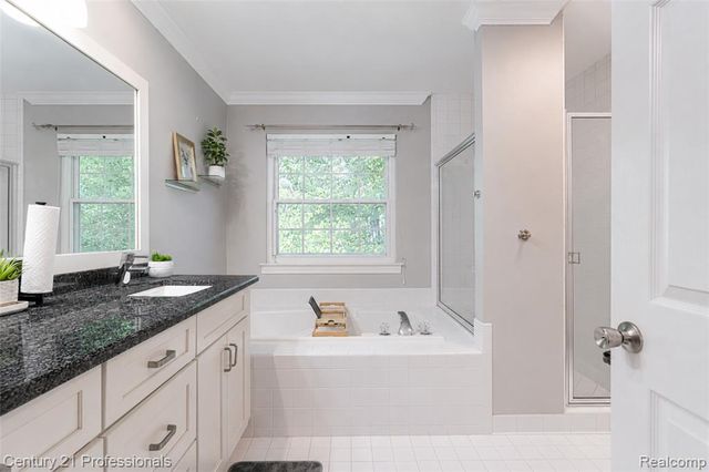 425 Cherry Grove Lane, Walled Lake, MI 48390