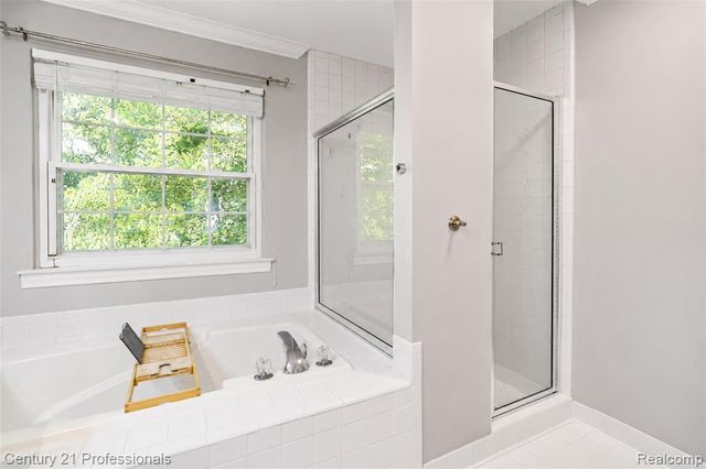 425 Cherry Grove Lane, Walled Lake, MI 48390