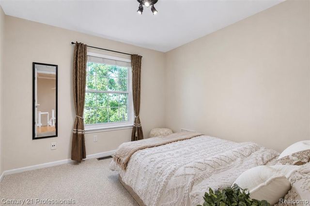 425 Cherry Grove Lane, Walled Lake, MI 48390
