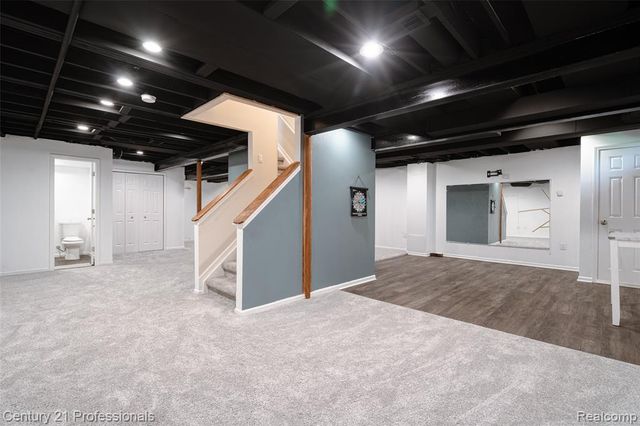 425 Cherry Grove Lane, Walled Lake, MI 48390