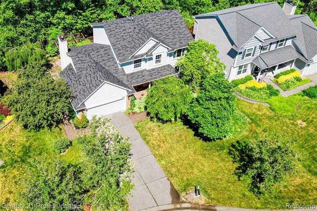 425 Cherry Grove Lane, Walled Lake, MI 48390