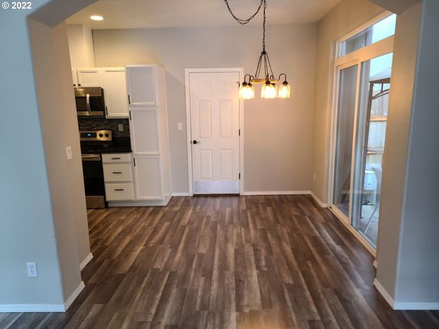 667 Se 5TH Ave, Hillsboro, OR 97123