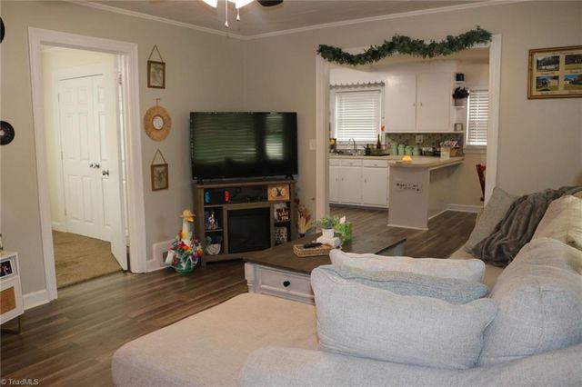 106 Mohawk Drive, King, NC 27021
