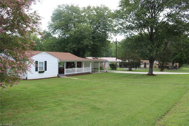 106 Mohawk Drive, King, NC 27021