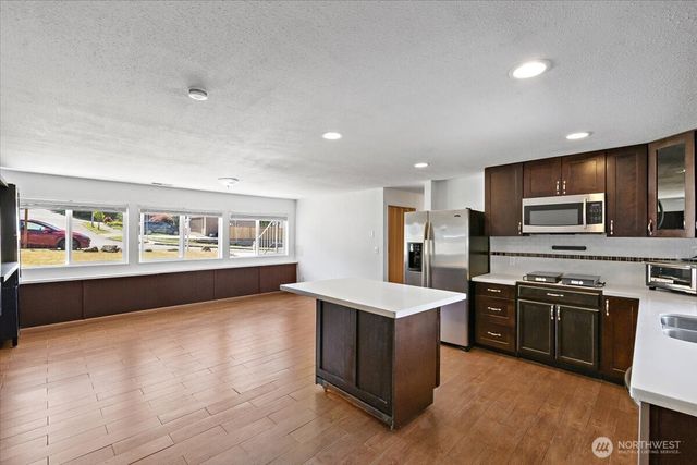 2802 NE 23rd Place, Renton, WA 98056