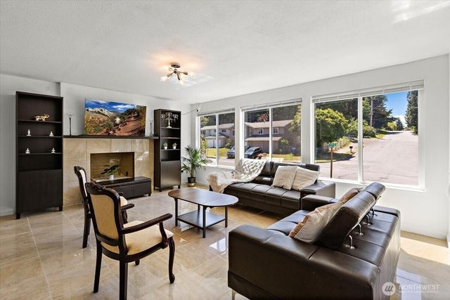 2802 NE 23rd Place, Renton, WA 98056