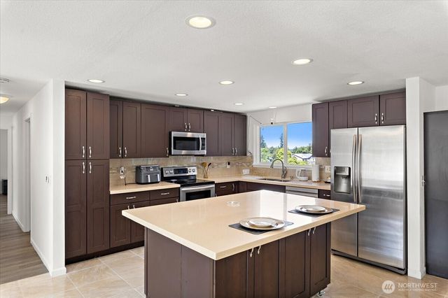 2802 NE 23rd Place, Renton, WA 98056
