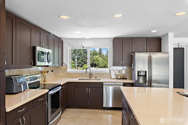 2802 NE 23rd Place, Renton, WA 98056