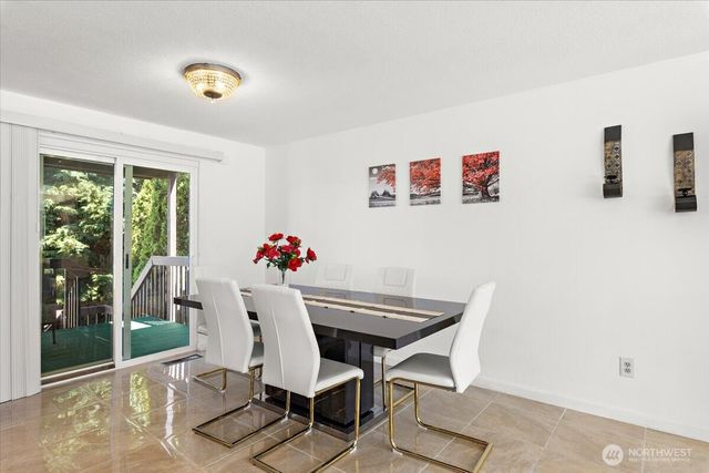 2802 NE 23rd Place, Renton, WA 98056
