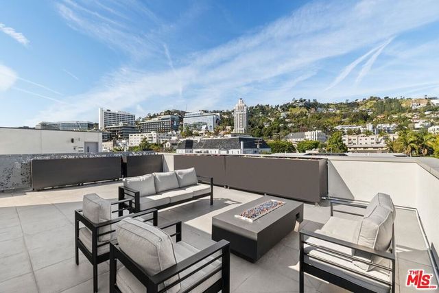 1257 N Sweetzer Avenue 101, West Hollywood, CA 90069